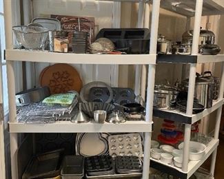 Kitchen: Mixing bowls, Bake ware