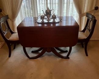 Vintage Dining Room Table with 4 chairs