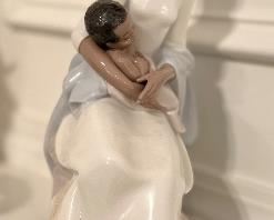 "A Mother's Embrace" Lladro (With Original Box)