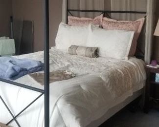 Metal 4-poster canopy bed - queen