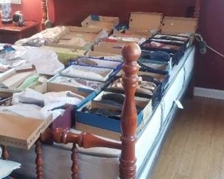 4-poster queen bed - solid wood. Large amount of women's shoes new in box 