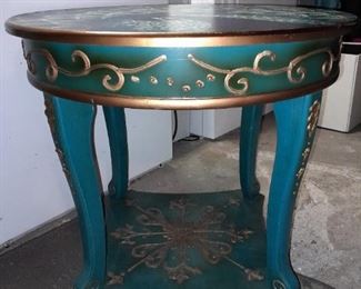STUNNING Peacock Table
