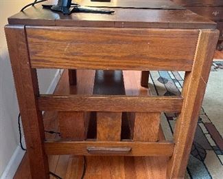 Bedroom #4:  This is the left side of the Arts & Crafts/Mission oak library table/desk made by Wolverine Mfg. Co. in Detroit, Michigan.  Notice the partial slats.  This piece is in great condition!