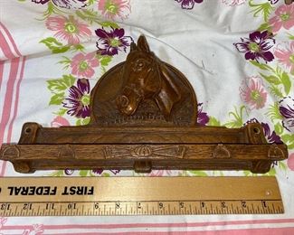Syroco Wood Wood Horse Wall Hanging $8.00