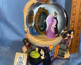 Snow White Snow Globe Evil Queen $20.00