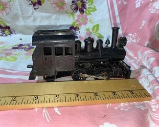 Unmarked Train Engine $8.00