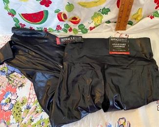 Miraclesuit Athleisure Leggings Size Large New $8.00