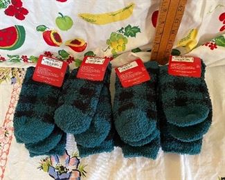 Macy’s 4 Pairs of new socks $4.00