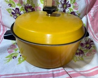 5 Quart Made in the USA Pot $12.00