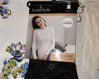 Size M Long Sleeve Crew $8.00 Cuddle Duds NEW