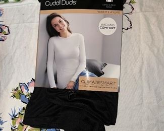 Size Medium Long Sleeve Crew $8.00 Cuddle Duds NEW