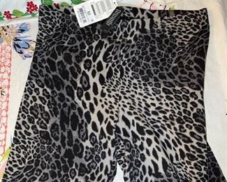 Hue Size Medium Shorts New $6.00