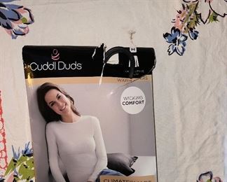 Size Medium Long Sleeve Crew $8.00 Cuddle Duds NEW