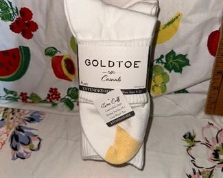 6 Pairs of White Gold Toe Casuals Fits Shoe Size 8-13 NEW $15.00