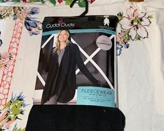 Cuddl Duds Size S/M Long Sleeve Wrap with Thumbholes $12.00