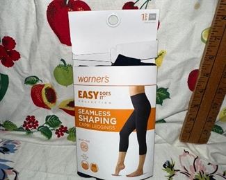 Warners Easy Does it Leggings Size S/M $6.00