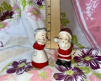Mr and Mrs Claus Salt and Pepper Shakers $8.00
