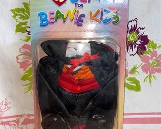 Beanie Kids Gear Dracula $5.00