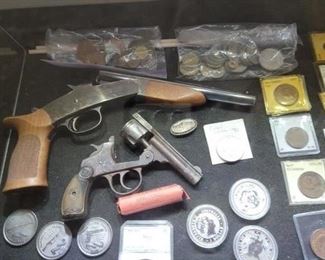 2 Pistols, Coins