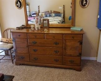 Ethan Allen Dresser