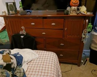 Nine drawer bedroom dresser