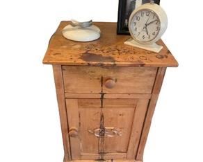 $200 USD      Pine French Country Nightstand LL127-1      Description: French country-style waxed pine nightstand. The piece has one drawer and a cabinet below that offers two levels for ample storage

Condition: Needs to be refinished.  See photos

Dimensions: 16 x 15 x 25"H

Local pick up Alexandria, VA.  Contact us for shipper suggestions.      https://goodbyhello.com/products/pair-of-oak-nightstands-ll?_pos=5&_sid=f0cdb1161&_ss=r