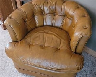 $400 Drexel MCM Leather Club chair, original owner great condition, other pictures available