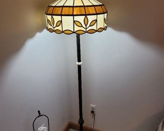 $120, HEAVY Glass Amber and cream  floor lamp with marble slag glass accents