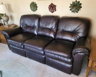 $400, La Z Boy Dark Brown Leather Couch with (2) recliners, great condition