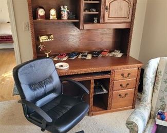 $50 Oak 2pc desk with hutch 56L x 25.25 d x 29H(65H), $20 Desk Chair, 