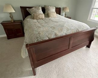 King sleigh bed Thomasville