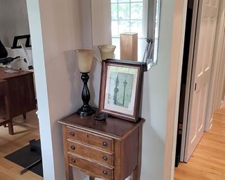 Entry table. Beveled mirror