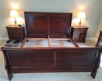 King sleigh bed Thomasville. Nightstands Mt. Airy