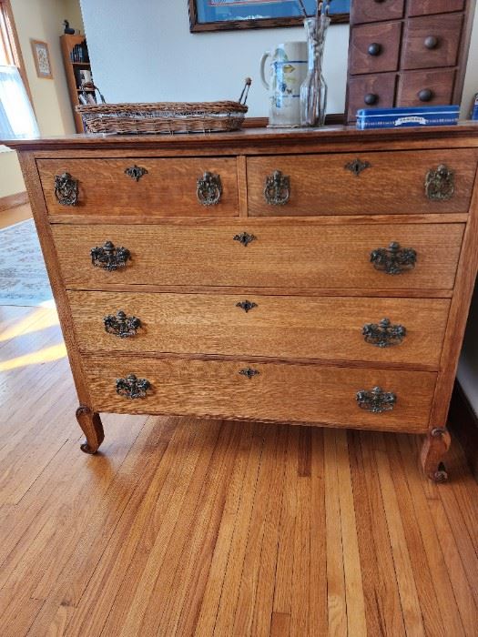 5 Drawer Vintage Oak Dresser 