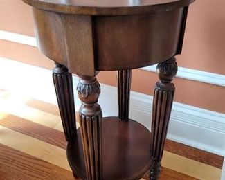 Small accent table (Ethan Allen)
