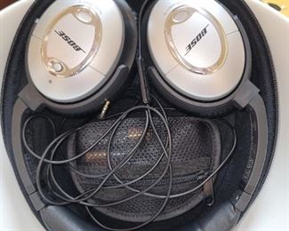 Bose Quiet Comfort 15 headphones