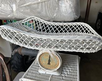 John Chatillion & Sons, NY Antique
25lb rattan & Metal Nursery Baby Scale 27” long x 14w x 15.5h $50