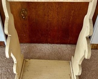 Antique cream, painted wood Childs, bunny shaped sides, quilt rack
 22w x 11.5d x 28H $25