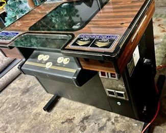Atari Asteroids Deluxe Table Top Video Game (not working) 
32”w x 24d x 28.5h $450