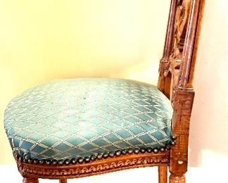 Antique Victorian violin back carved wood upholstered seat with grommet  accent music chair, 
17.5x 33“h (19 inch floor to seat) $75.
