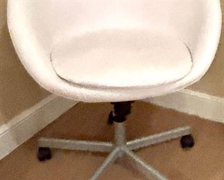 IKEA scoop leather adjustable office chair on wheels 
26” Rnd x 34 h (21” to seat) $50