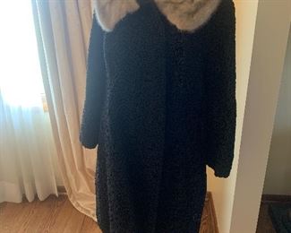 Vintage boucle coat wit mink collar, medium