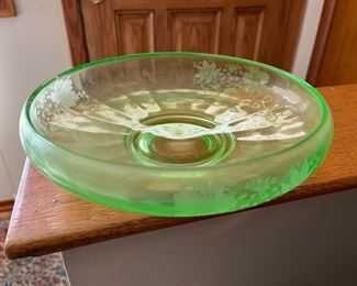 Vintage uranium etched glass bowl