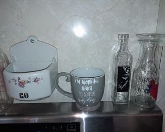 Assorted Kitchen Contents (Glassware, Bakeware, Pots & Pans, Etc.)