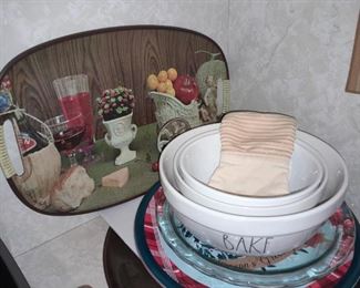 Assorted Kitchen Contents (Glassware, Bakeware, Pots & Pans, Etc.)