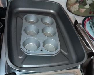 Assorted Kitchen Contents (Glassware, Bakeware, Pots & Pans, Etc.)