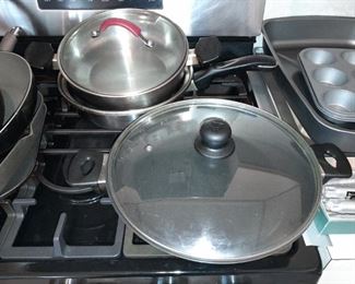 Assorted Kitchen Contents (Glassware, Bakeware, Pots & Pans, Etc.)