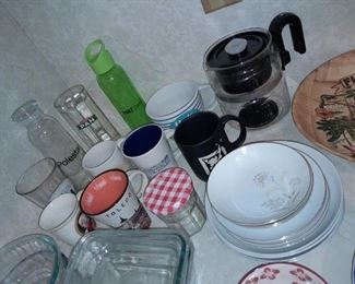 Assorted Kitchen Contents (Glassware, Bakeware, Pots & Pans, Etc.)