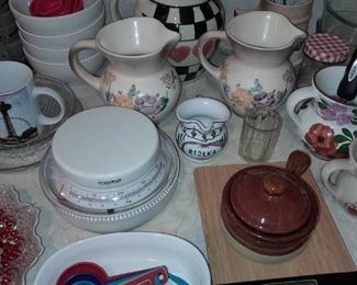 Assorted Kitchen Contents (Glassware, Bakeware, Pots & Pans, Etc.)