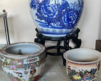 Very large to small oriental pots